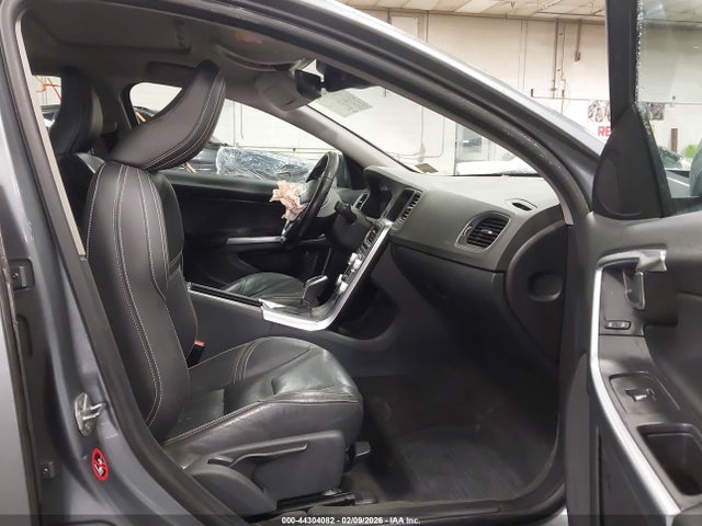 2017 VOLVO S60 YV140MTL7H2432156 Photo 4