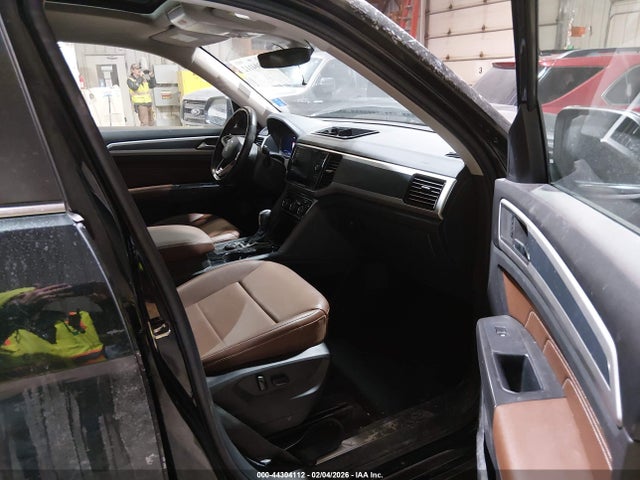 Продаж на аукціоні авто 2022 Volkswagen Atlas 3.6l V6 Sel R-line, vin: 1V2AR2CA3NC501690, номер лоту: 44304112