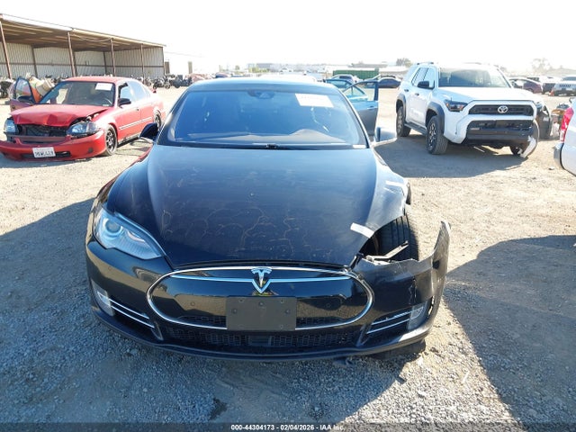 2015 Tesla Model S 85d/p85d მანქანა იყიდება აუქციონზე, vin: 5YJSA1E41FF120259, აუქციონის ნომერი: 44304173