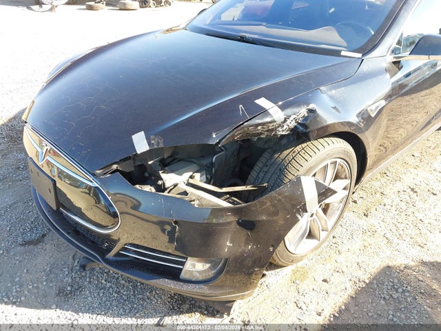 2015 Tesla Model S 85d/p85d მანქანა იყიდება აუქციონზე, vin: 5YJSA1E41FF120259, აუქციონის ნომერი: 44304173