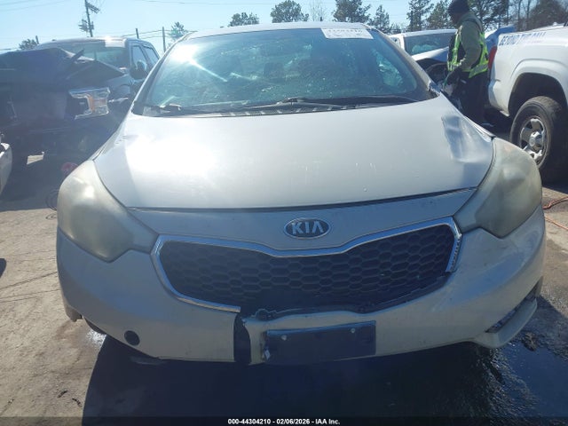 44304210 :رقم المزاد ، KNAFK4A66F5291479 vin ، 2015 Kia Forte Lx مزاد بيع