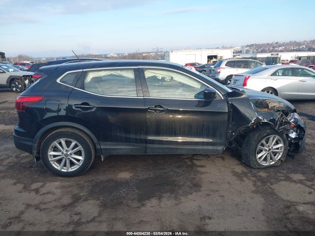 JN1BJ1CR2KW326858 Nissan Rogue Sport S