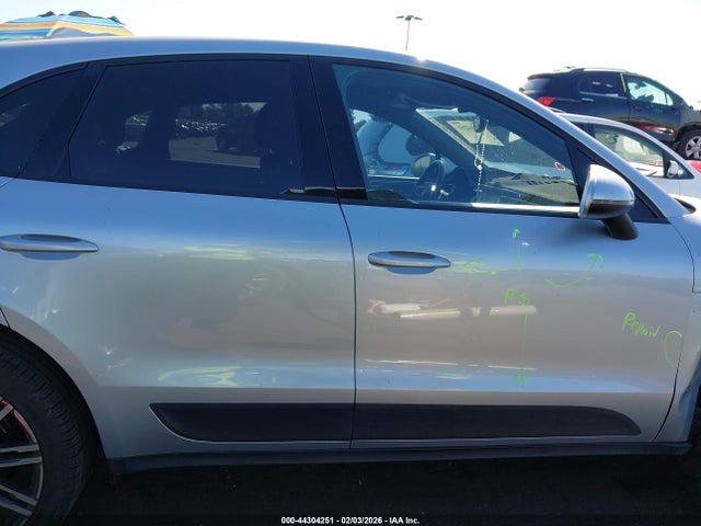 Porsche Macan 2017 WP1AA2A51HLB04223 Image 13