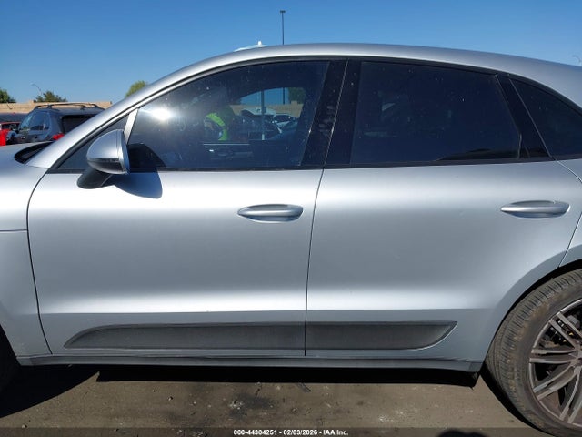 Porsche Macan 2017 WP1AA2A51HLB04223 Image 14