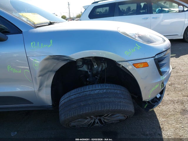 Porsche Macan 2017 WP1AA2A51HLB04223 Image 6