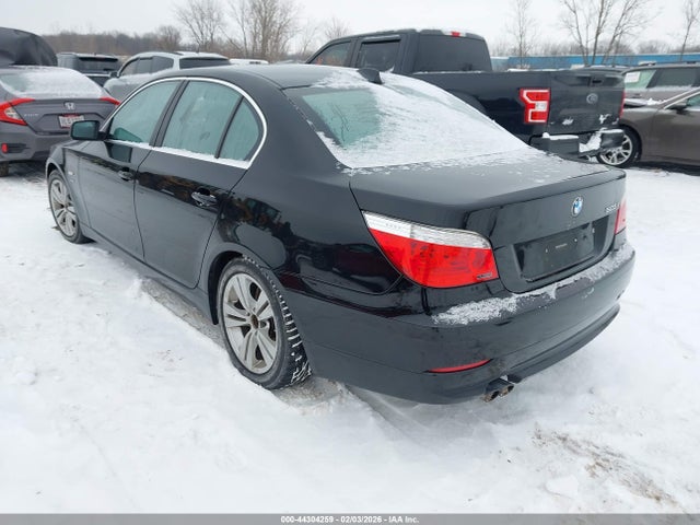 2010 BMW 528I WBANV1C57AC157574 Photo 2