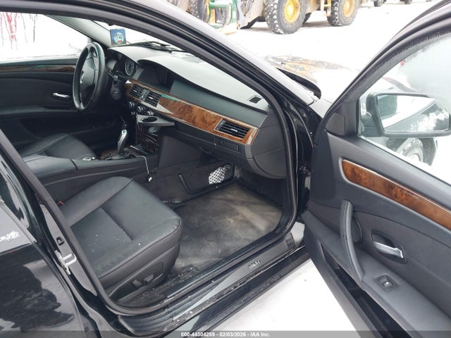 2010 BMW 528I WBANV1C57AC157574 Photo 4