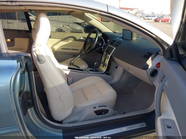 2011 VOLVO C70 YV1672MC8BJ116706 Photo 4