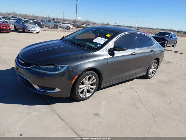 Chrysler 200 Limited 2015 1C3CCCABXFN709248 Image 2