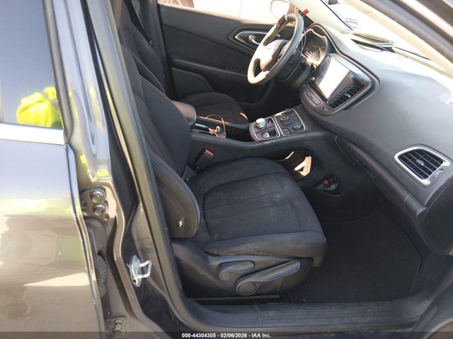 Chrysler 200 Limited 2015 1C3CCCABXFN709248 Image 5