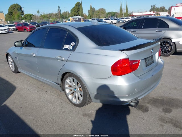 44304377 :رقم المزاد ، WBAPH7G58BNN04431 vin ، 2011 Bmw 328i مزاد بيع