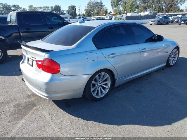 44304377 :رقم المزاد ، WBAPH7G58BNN04431 vin ، 2011 Bmw 328i مزاد بيع