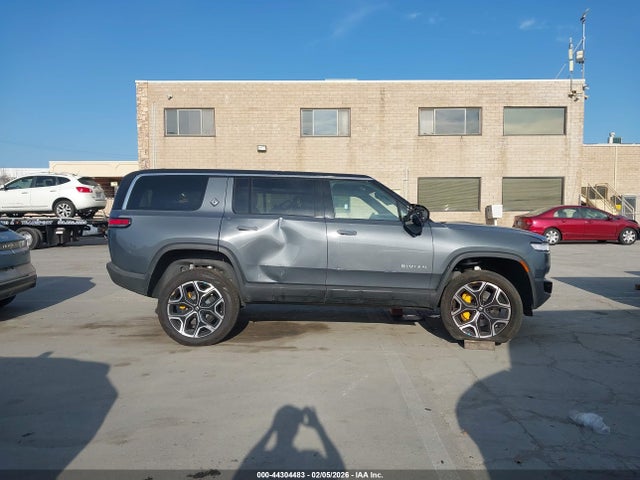 Продажа на аукционе авто 2024 Rivian R1s Adventure Quad Motor Large Pack, vin: 7PDSGABA1RN039642, номер лота: 44304483