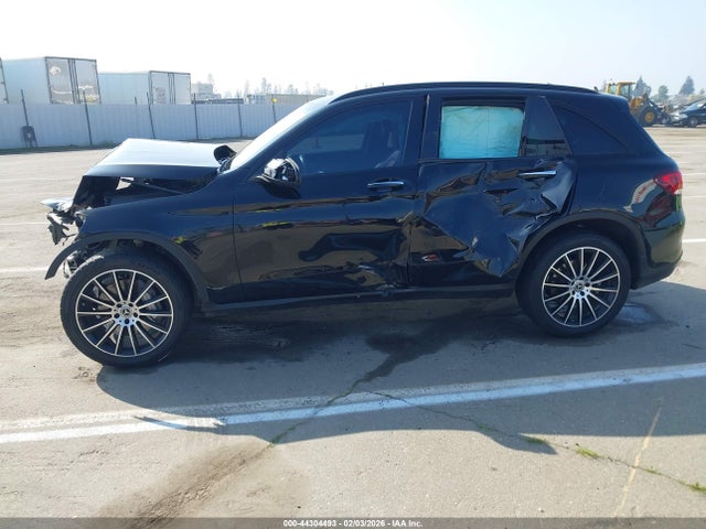 44304493 :رقم المزاد ، W1N0G8DB1NG101545 vin ، 2022 Mercedes-benz Glc 300 Suv مزاد بيع