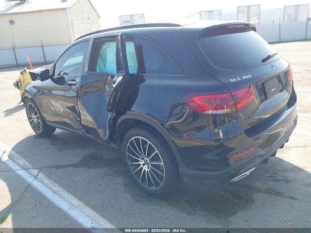 44304493 :رقم المزاد ، W1N0G8DB1NG101545 vin ، 2022 Mercedes-benz Glc 300 Suv مزاد بيع