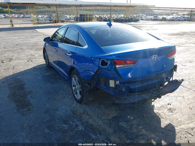 2018 HYUNDAI SONATA 5NPE34AFXJH650921 Photo 2