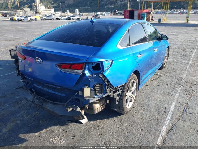2018 HYUNDAI SONATA 5NPE34AFXJH650921 Photo 3