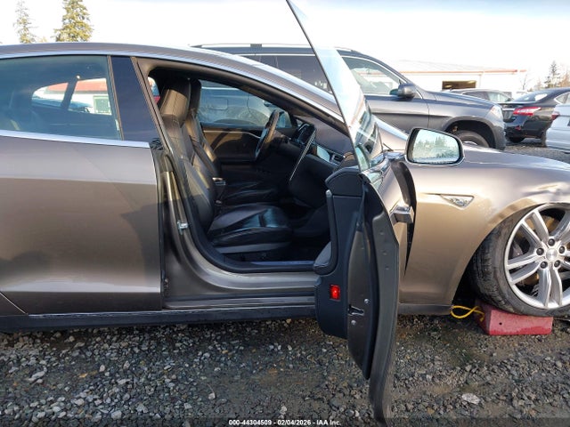 Продажа на аукционе авто 2015 Tesla Model S 70d/85d/p85d, vin: 5YJSA1E25FF101793, номер лота: 44304509