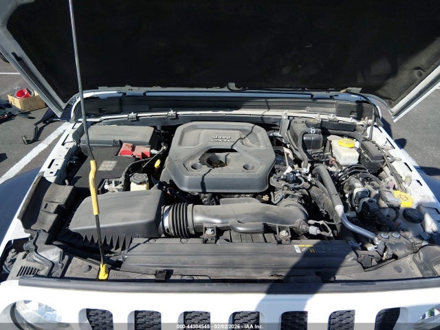 1C4HJXDN4JW204314 Jeep Wrangler Unlimited Sport S 4x4