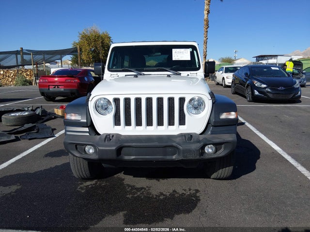 1C4HJXDN4JW204314 Jeep Wrangler Unlimited Sport S 4x4