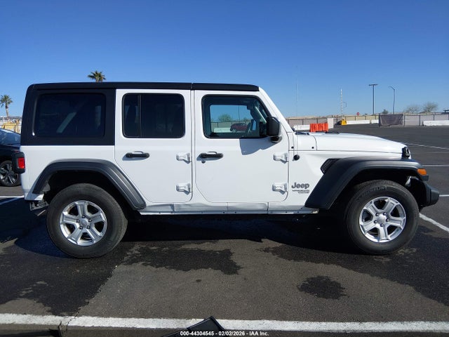 1C4HJXDN4JW204314 Jeep Wrangler Unlimited Sport S 4x4