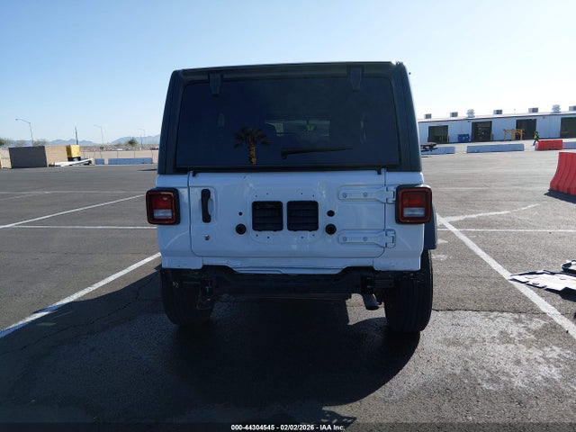 1C4HJXDN4JW204314 Jeep Wrangler Unlimited Sport S 4x4