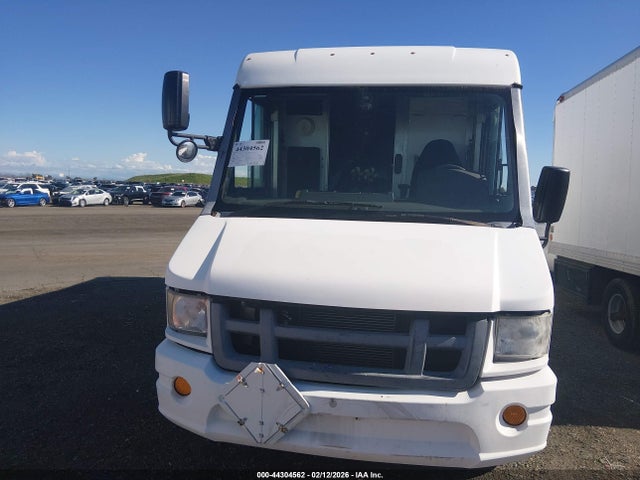 JALB4T179E7W00295 Isuzu Commercial Van