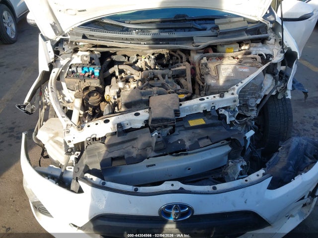 JTDKDTB36F1584137 Toyota Prius C One