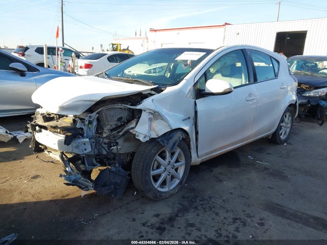 JTDKDTB36F1584137 Toyota Prius C One