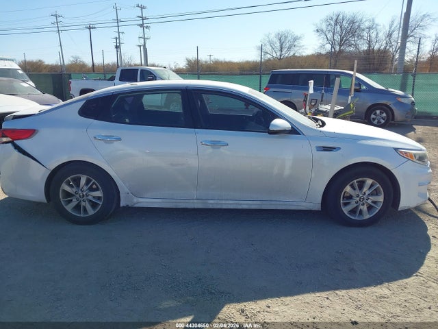 5XXGT4L32JG228715 KIA Optima Lx