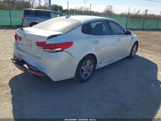 5XXGT4L32JG228715 KIA Optima Lx