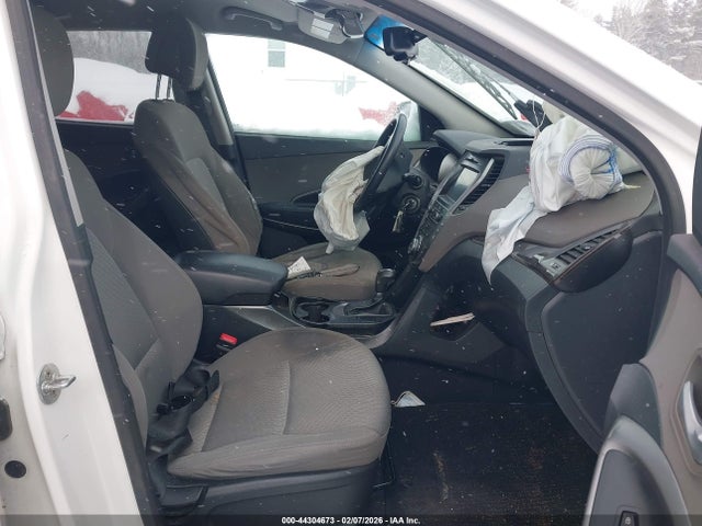 KM8SMDHF5HU209571 Hyundai Santa Fe Se