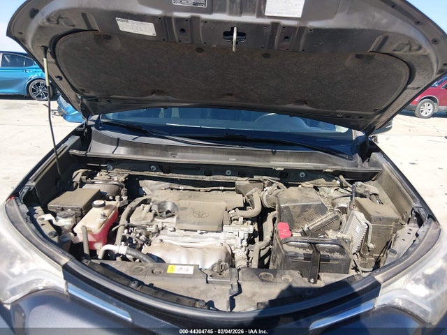 Toyota Rav4 Xle 2017 JTMWFREV1HJ106450 Image 10