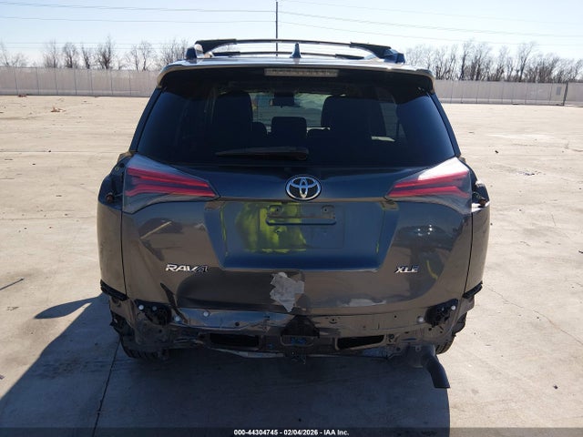 Toyota Rav4 Xle 2017 JTMWFREV1HJ106450 Image 16