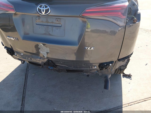 Toyota Rav4 Xle 2017 JTMWFREV1HJ106450 Image 6