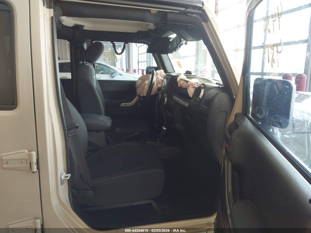 2017 JEEP WRANGLER UNLIMITED 1C4BJWFGXHL692114 Photo 4