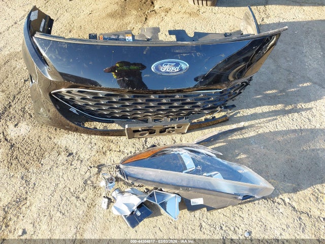 1FMCU0G6XNUB56621 Ford ESCAPE SE