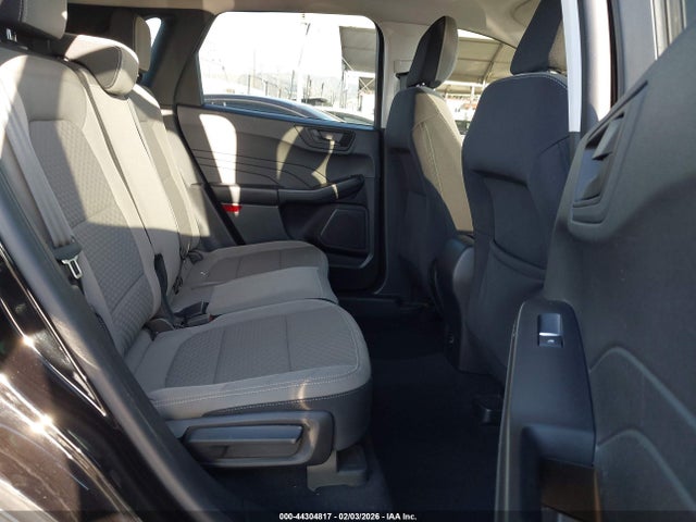 1FMCU0G6XNUB56621 Ford ESCAPE SE