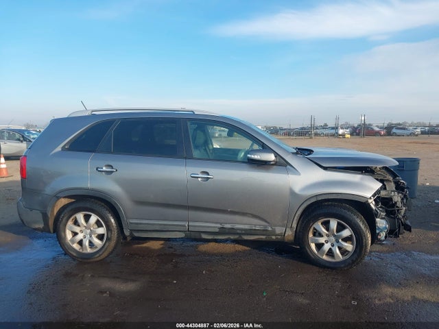 44304887 :رقم المزاد ، 5XYKT4A67CG205680 vin ، 2012 Kia Sorento Lx مزاد بيع