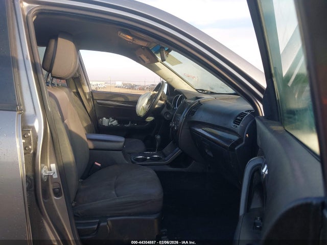 44304887 :رقم المزاد ، 5XYKT4A67CG205680 vin ، 2012 Kia Sorento Lx مزاد بيع