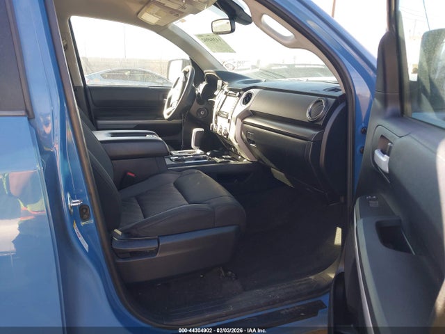 5TFUY5F12JX755568 Toyota Tundra Sr5 5.7l V8