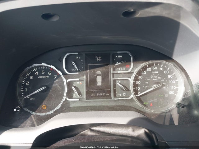 5TFUY5F12JX755568 Toyota Tundra Sr5 5.7l V8
