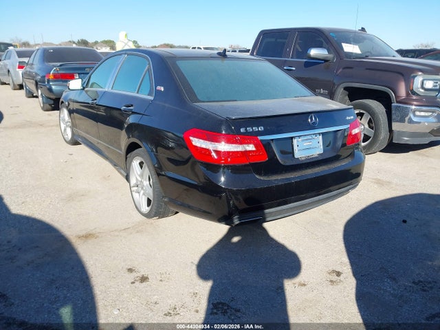 2013 MERCEDES-BENZ E 550 WDDHF9BB2DA718482 Photo 2