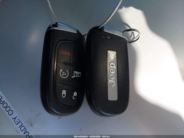 44304935 :رقم المزاد ، 1C4PJMDX0KD378020 vin ، 2019 Jeep Cherokee Limited 4x4 مزاد بيع