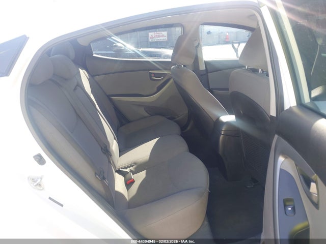 5NPDH4AE2FH627953 Hyundai ELANTRA SE
