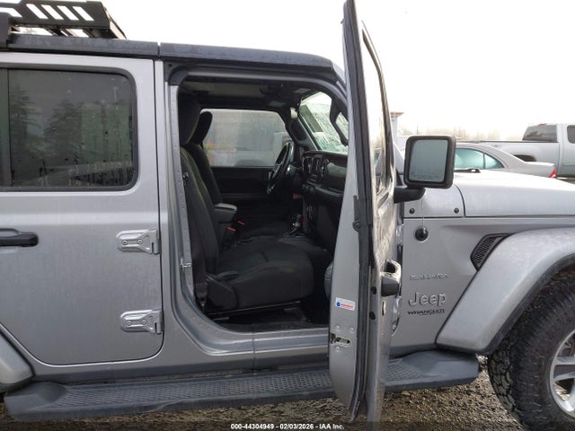 1C4HJXEG8KW529033 Jeep Wrangler Unlimited Sahara 4x4