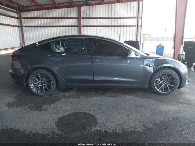 Tesla Model 3 Long Range/performance 2019 5YJ3E1EB0KF389225 Image 14