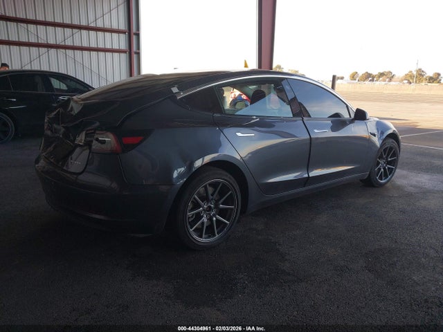 2019 TESLA MODEL 3 5YJ3E1EB0KF389225 Photo 3