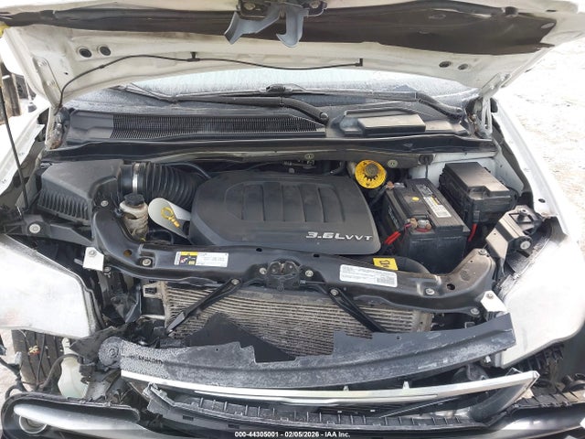 44305001 :رقم المزاد ، 2C4RC1BG1GR245985 vin ، 2016 Chrysler Town & Country Touring مزاد بيع