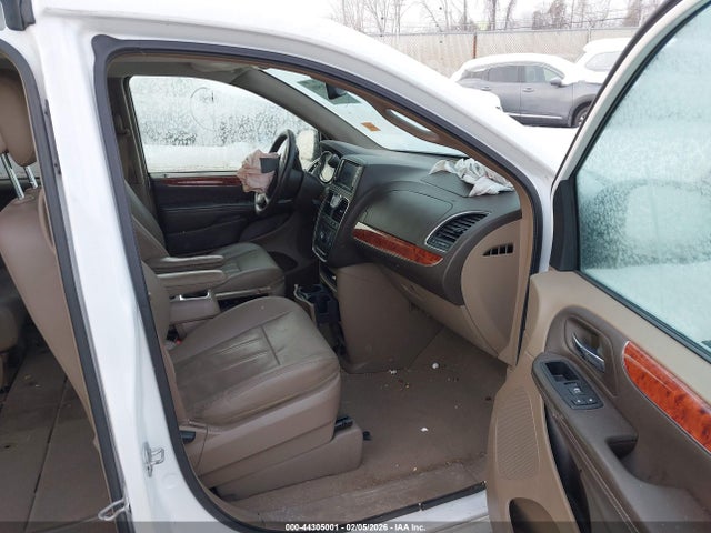 44305001 :رقم المزاد ، 2C4RC1BG1GR245985 vin ، 2016 Chrysler Town & Country Touring مزاد بيع